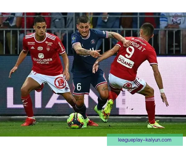 水晶宫中场组织再度发力，状态回暖值得关注